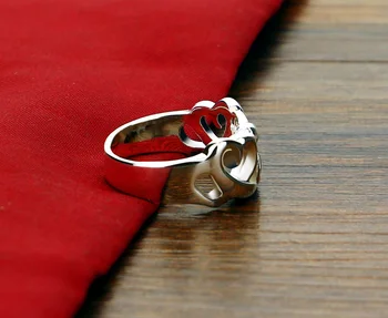 Naujas mados paprastas žiedas širdelės formos. Kietojo 925 sterlingas sidabro pločio ir reguliuojamo dydžio žiedas moterims. Žavinga panele papuošalai